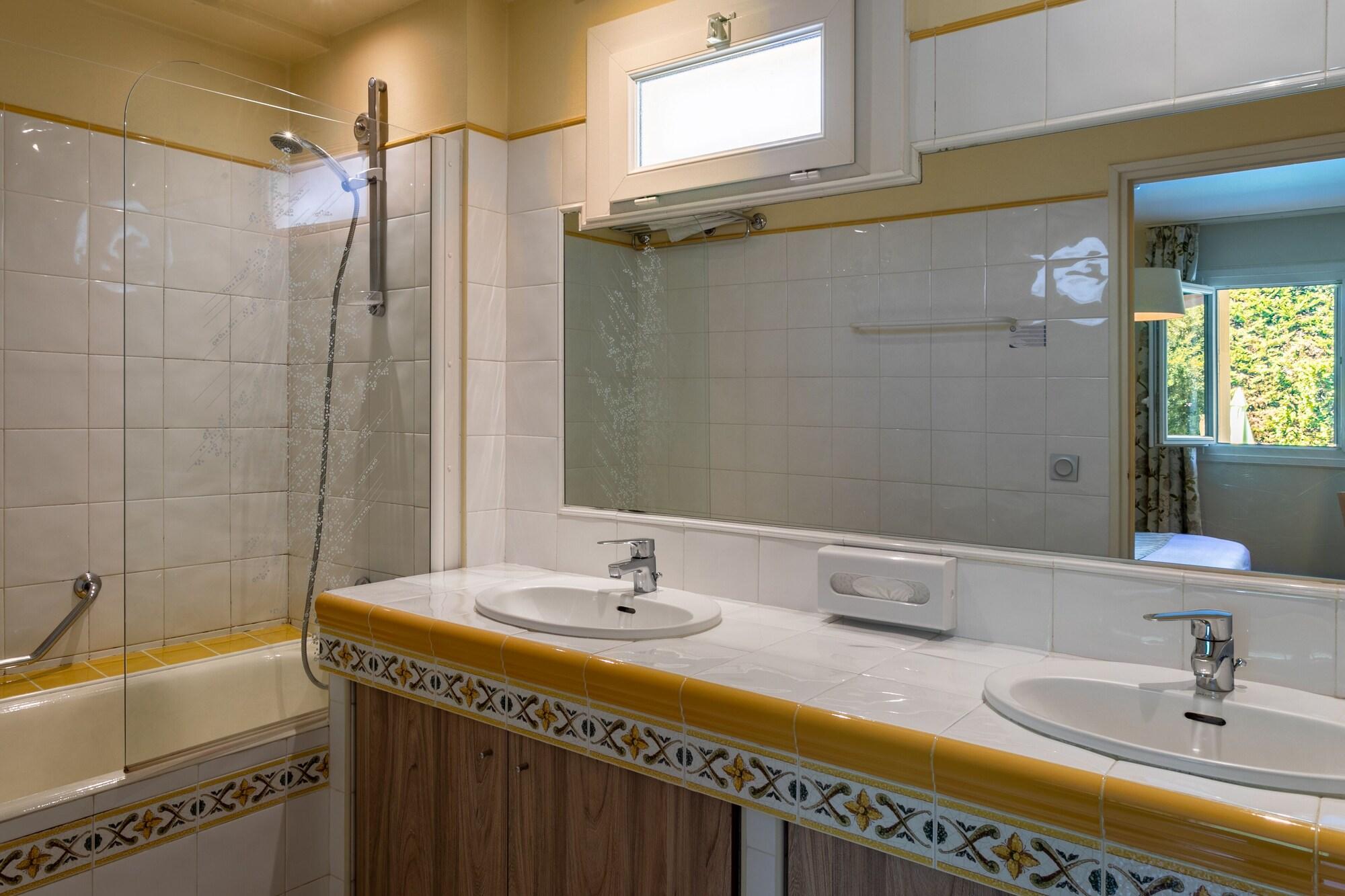 Hotel Mireille Arles Kültér fotó