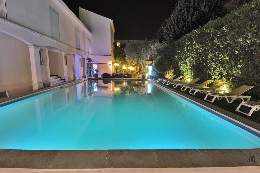 Hotel Mireille Arles Kültér fotó